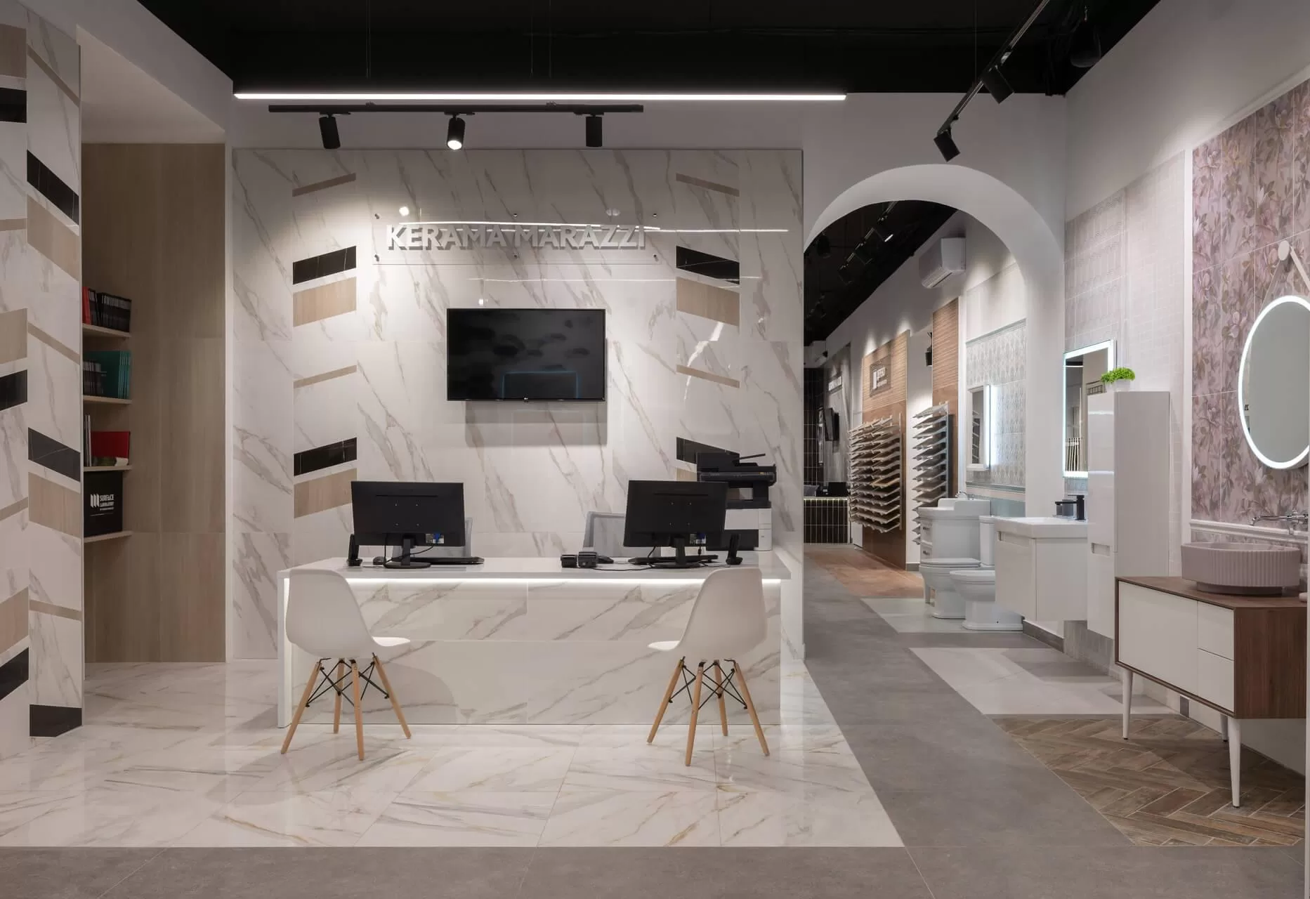 Новый фирменный магазин на Ленинском, 67