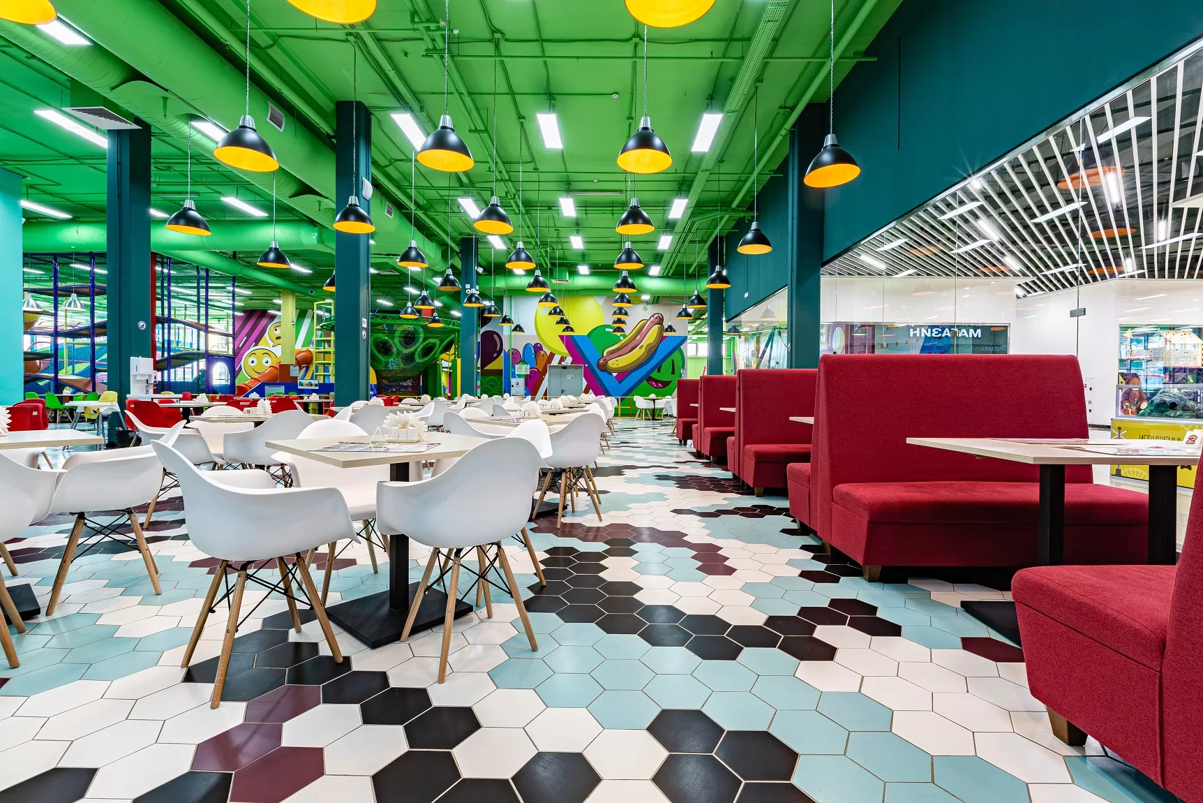 Детский парк активного отдыха и семейный ресторан «Максилэнд»