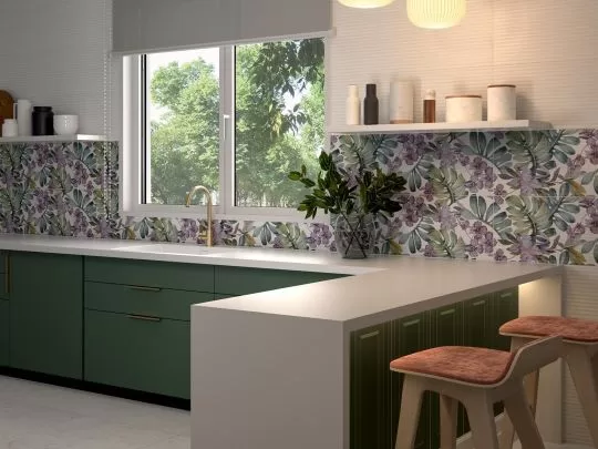 Плитка с цветами для фартука на  кухне Бела-Виста